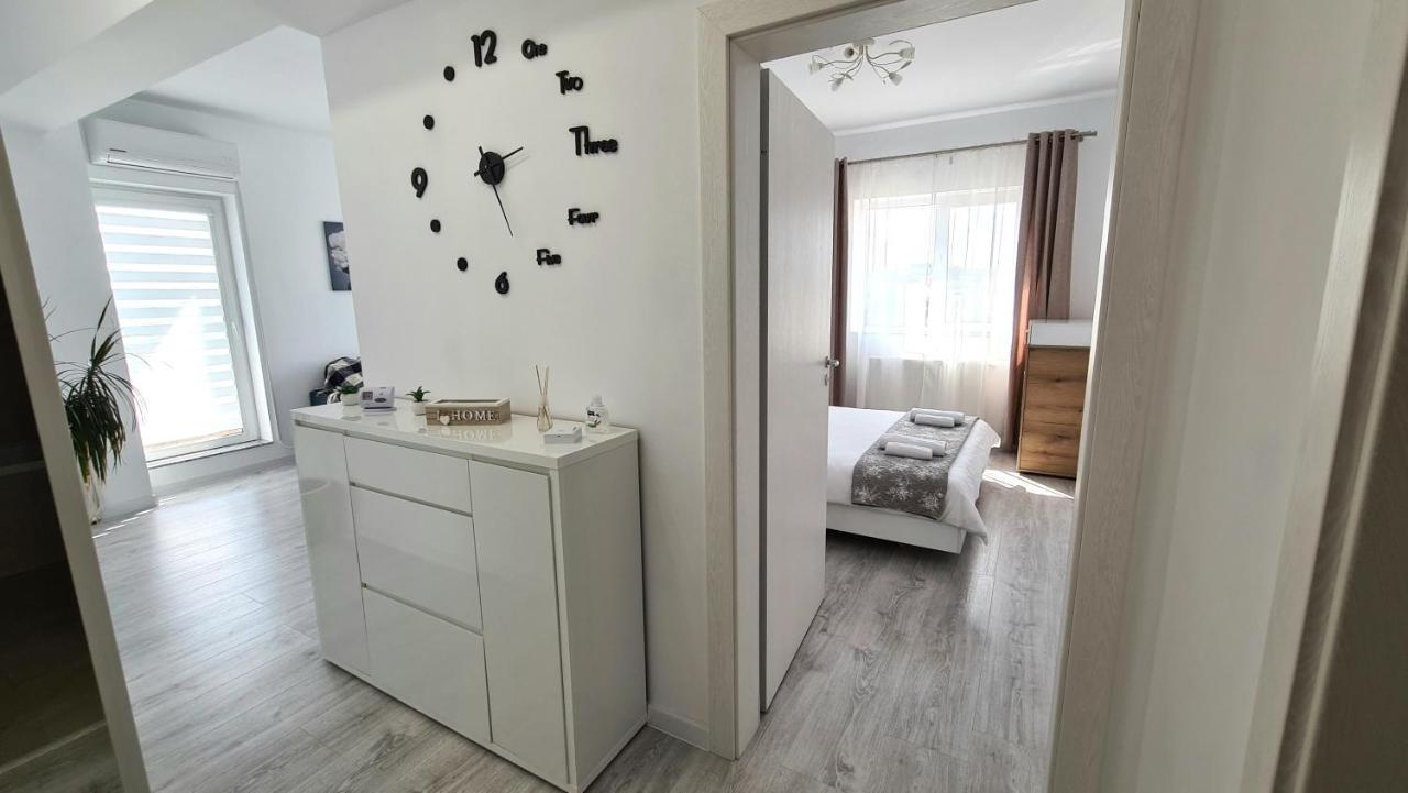 Bright Stylish Apartment In Pitesti פיטסטי מראה חיצוני תמונה